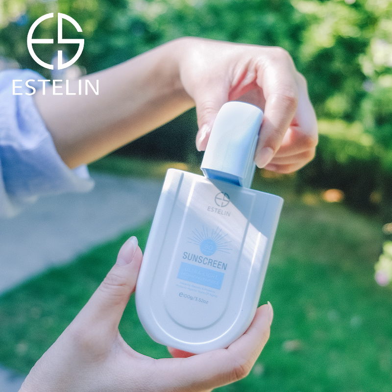 Ultra Light Hydrating invisible Sunscreen SPF 80 4